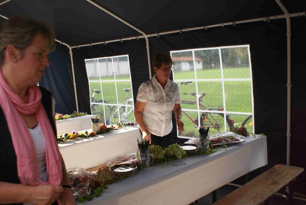 Dirndl &amp; Lederhosenturnier